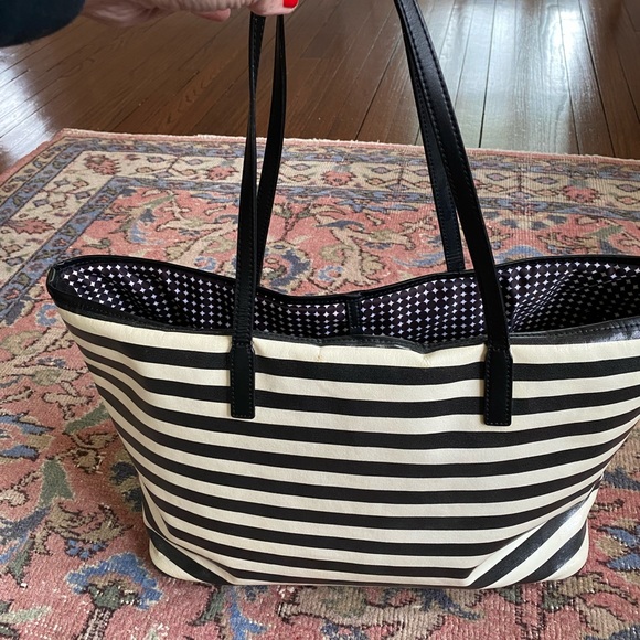 Dwell studio tote/diaper bag, good used condition - Picture 2 of 7